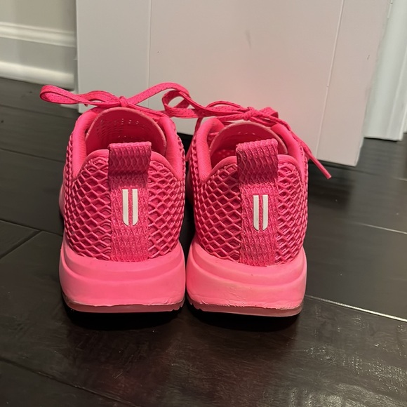 Women’s NOBULL Mesh bright pink shoes - Picture 4 of 11